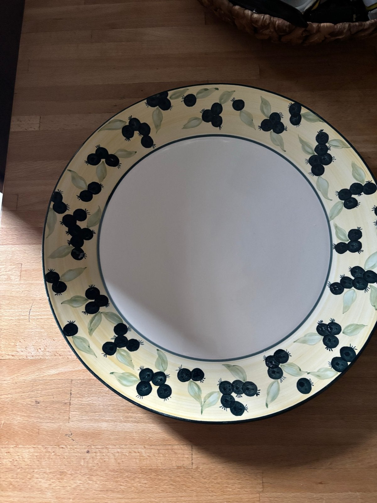 Grote serveerbord/schaal met olijven decoratie, Ophalen, Gebruikt, Keramiek, Schaal of Schalen