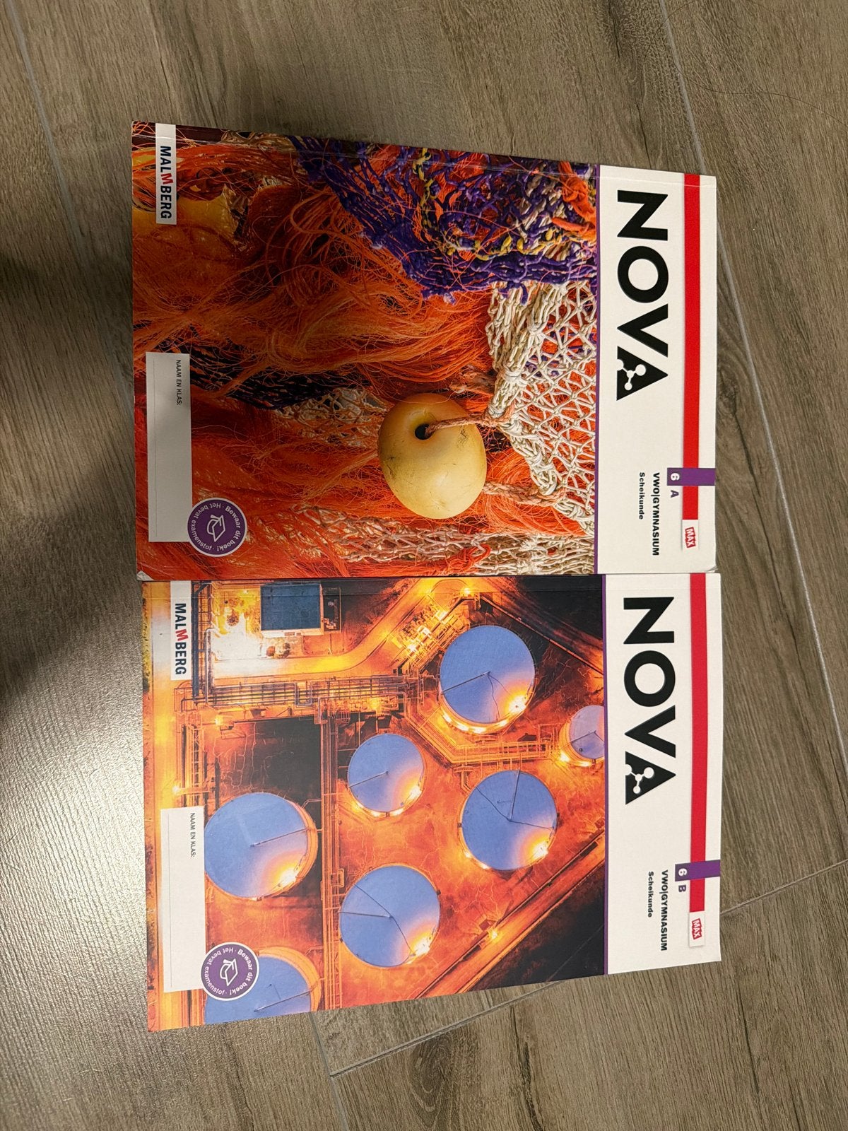 NOVA VWO Natuurkunde Boeken (Deel 1 en 2), Boeken, Ophalen of Verzenden, Zo goed als nieuw, VWO, Natuurkunde
