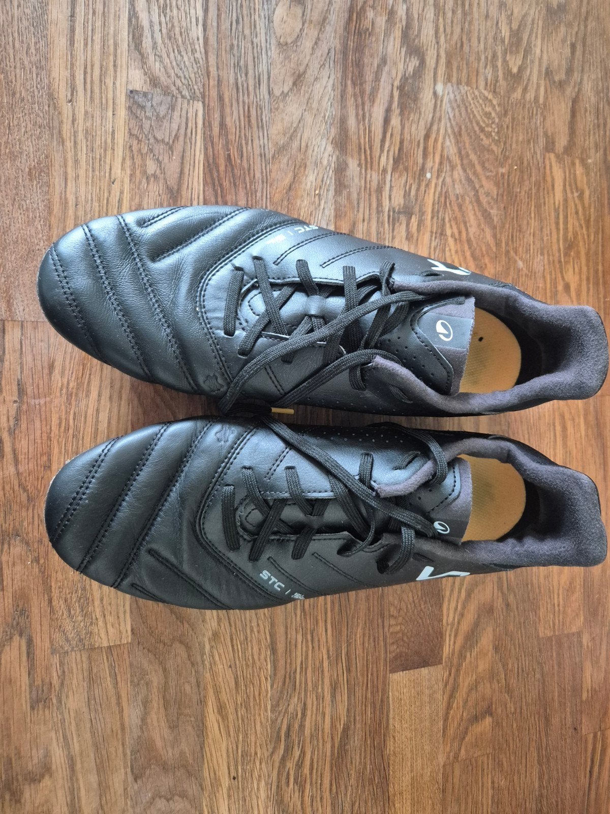 Zwarte Voetbalschoenen - Maat 43, Schoenen, Maat L, Ophalen of Verzenden, Zo goed als nieuw
