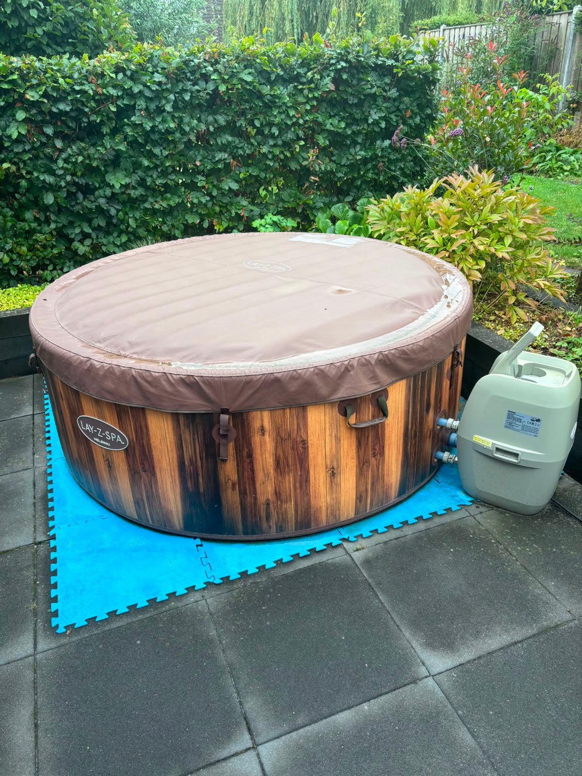 Bestway jacuzzi Helsinki 5-7 personen, Ophalen, Zo goed als nieuw, Filter