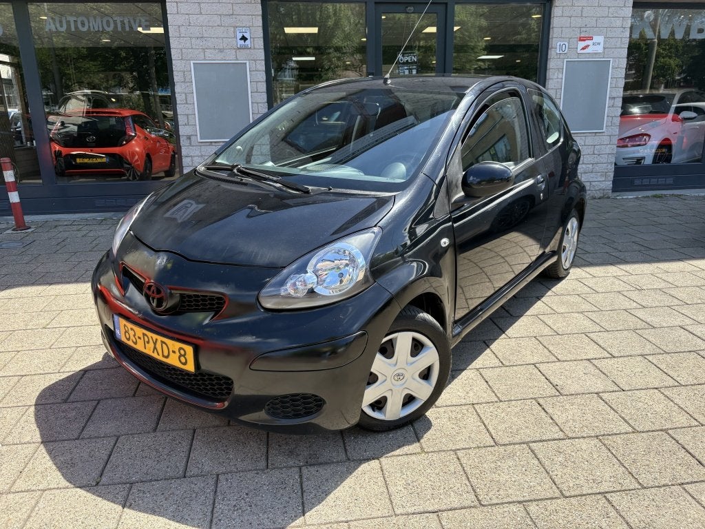 Toyota Aygo 1.0-12V Comfort airco Nw APK (bj 2011), Gebruikt, 4 stoelen, Origineel Nederlands, Bedrijf