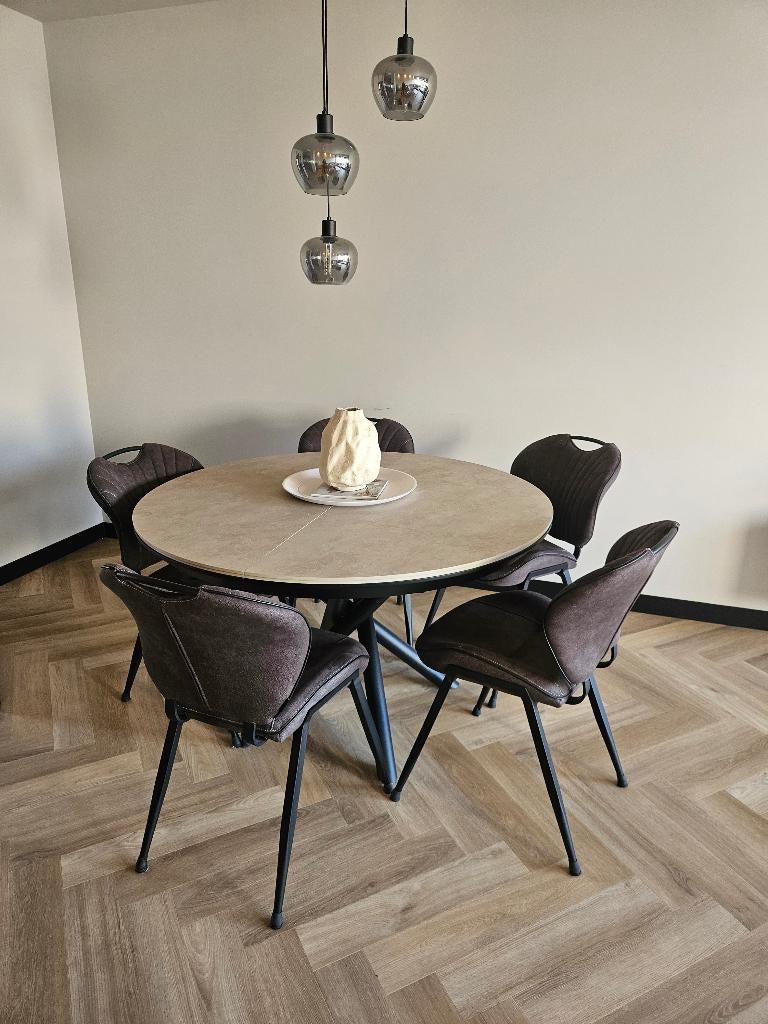 Eettafel + bijpassende salon tafels, Ophalen, Overige materialen, Rond, 200 cm of meer