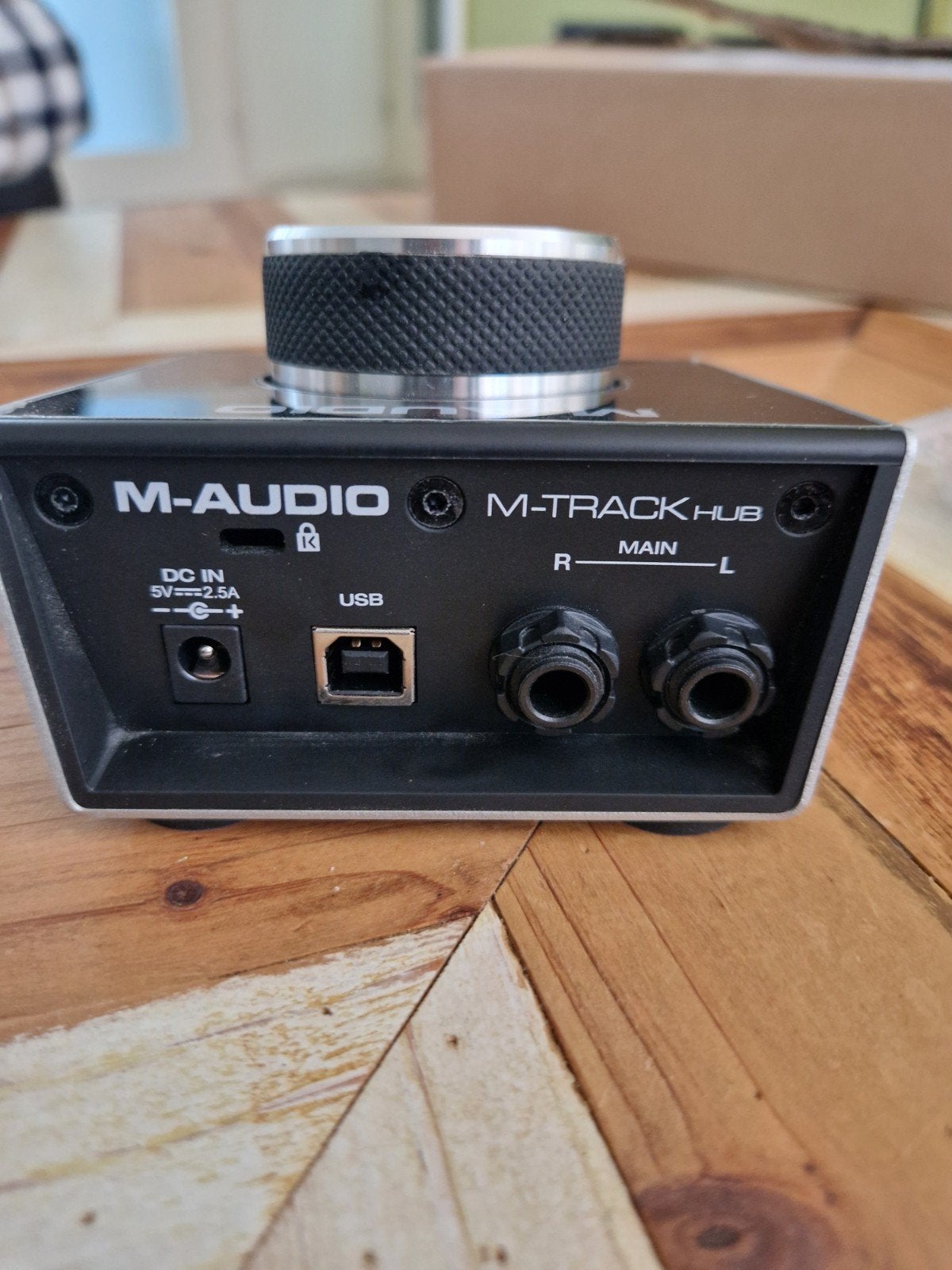 M-Audio M-Track Hub USB Audio-interface, Muziek en Instrumenten, Mengpanelen, Ophalen of Verzenden, Zo goed als nieuw, Minder dan 5 kanalen