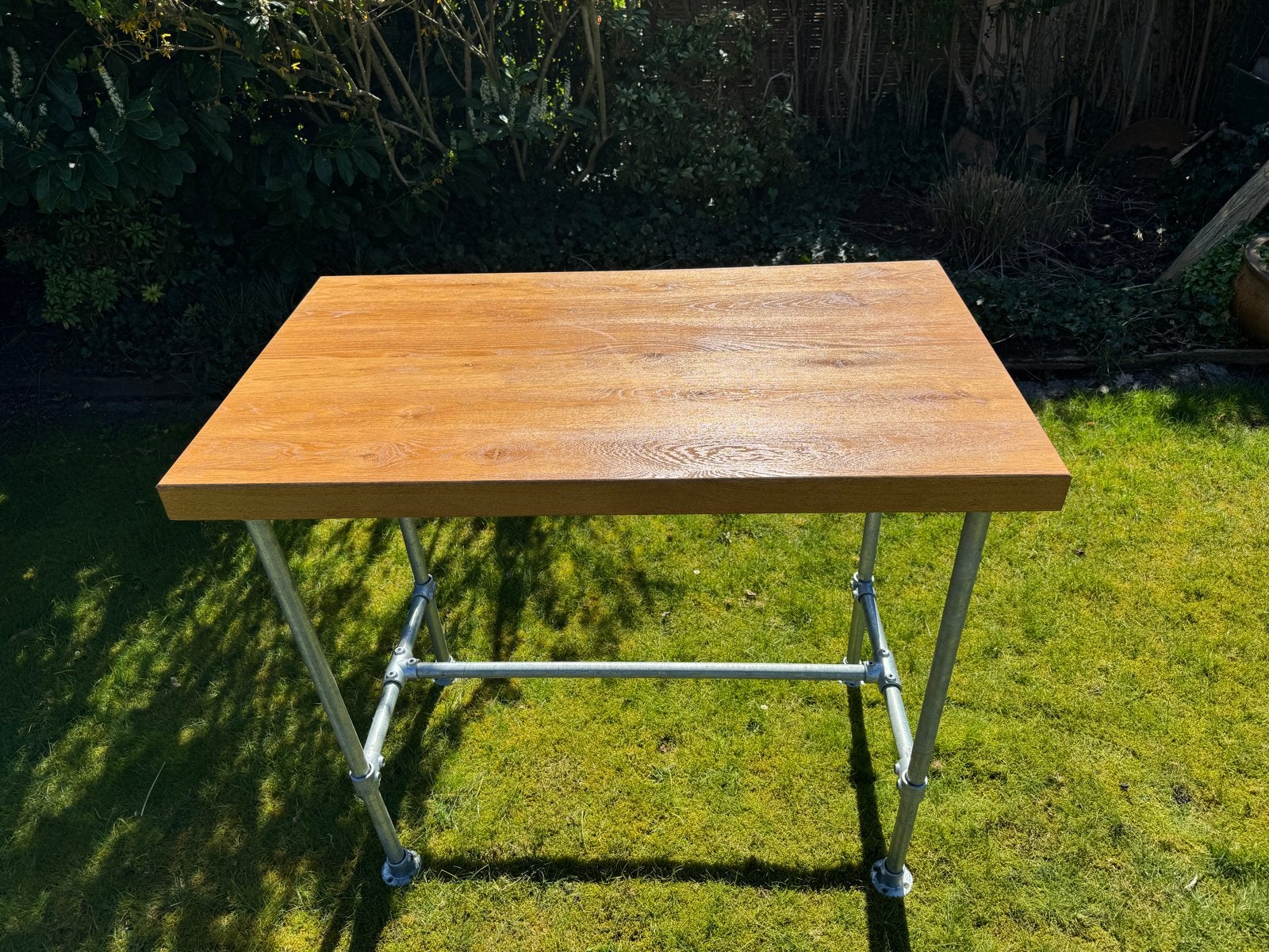 Robuuste Bartafel met Houten Blad en Industriële Pijpframe, Ophalen, Nieuw