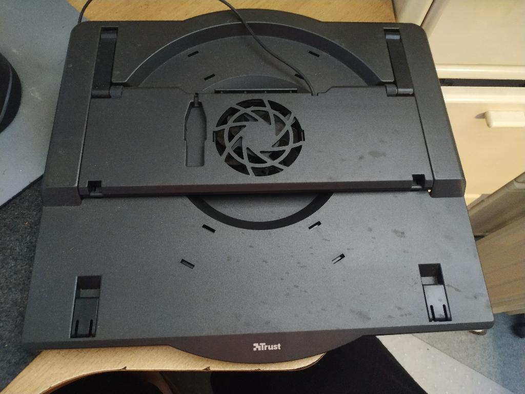 Trust Notebook Cooling Stand, Computers en Software, Laptopstandaarden, Zo goed als nieuw, In hoogte verstelbaar, Ophalen of Verzenden