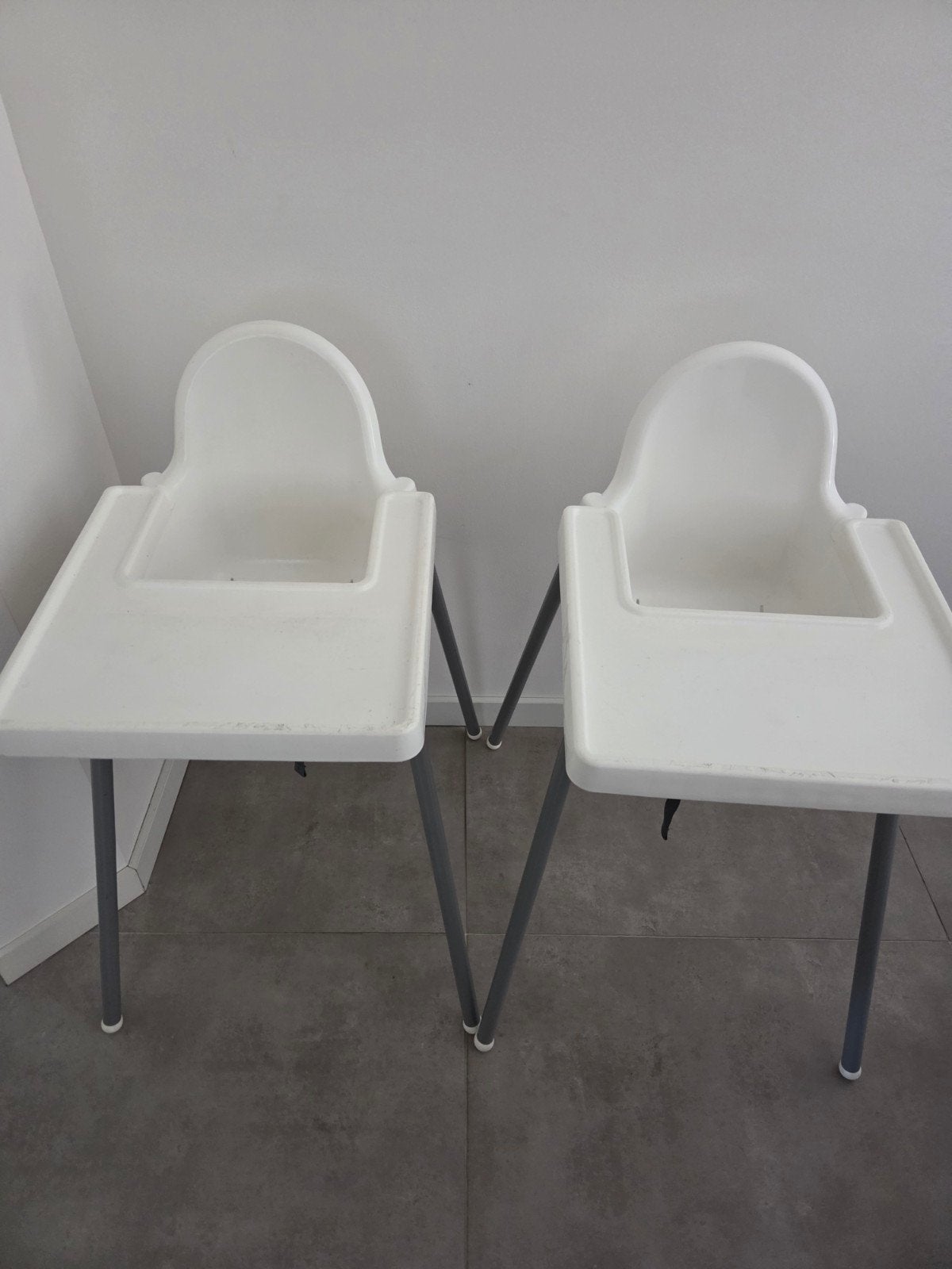 Twee IKEA Antilop kinderstoelen met eetblad, Ophalen, Gebruikt, Overige typen, Afneembaar eetblad