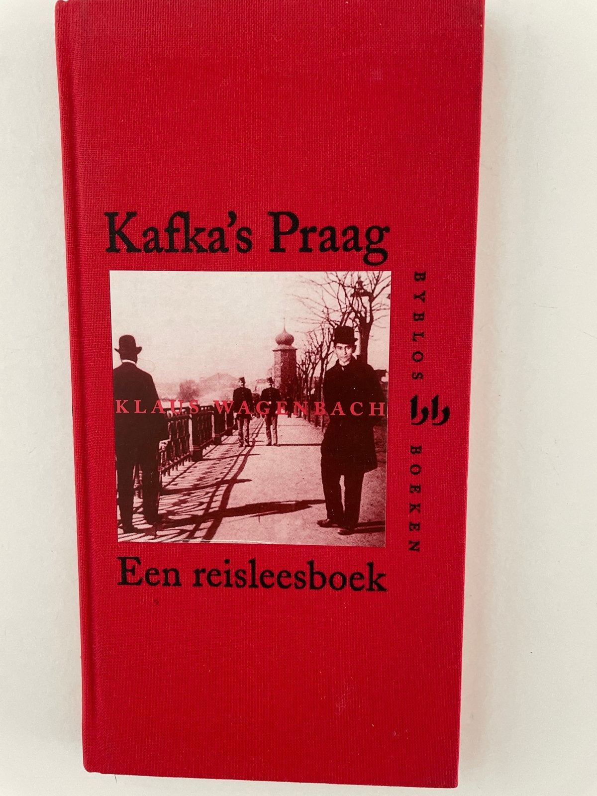 Kafka's Praag - Een reisleesboek door Klaus Wagenbach, Europa, Ophalen of Verzenden, Reisgids of -boek, Gelezen
