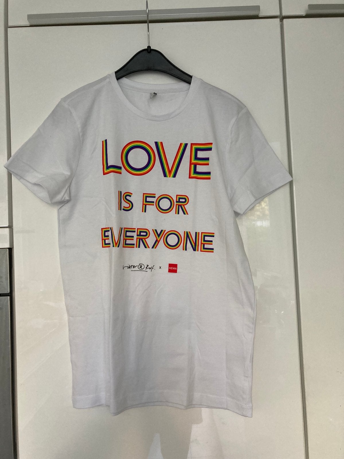 PRIDE T-SHIRT “LOVE IS FOR EVERYONE” Victor en Rolf for HEMA, Ophalen of Verzenden, Zo goed als nieuw, Maat 46 (S) of kleiner
