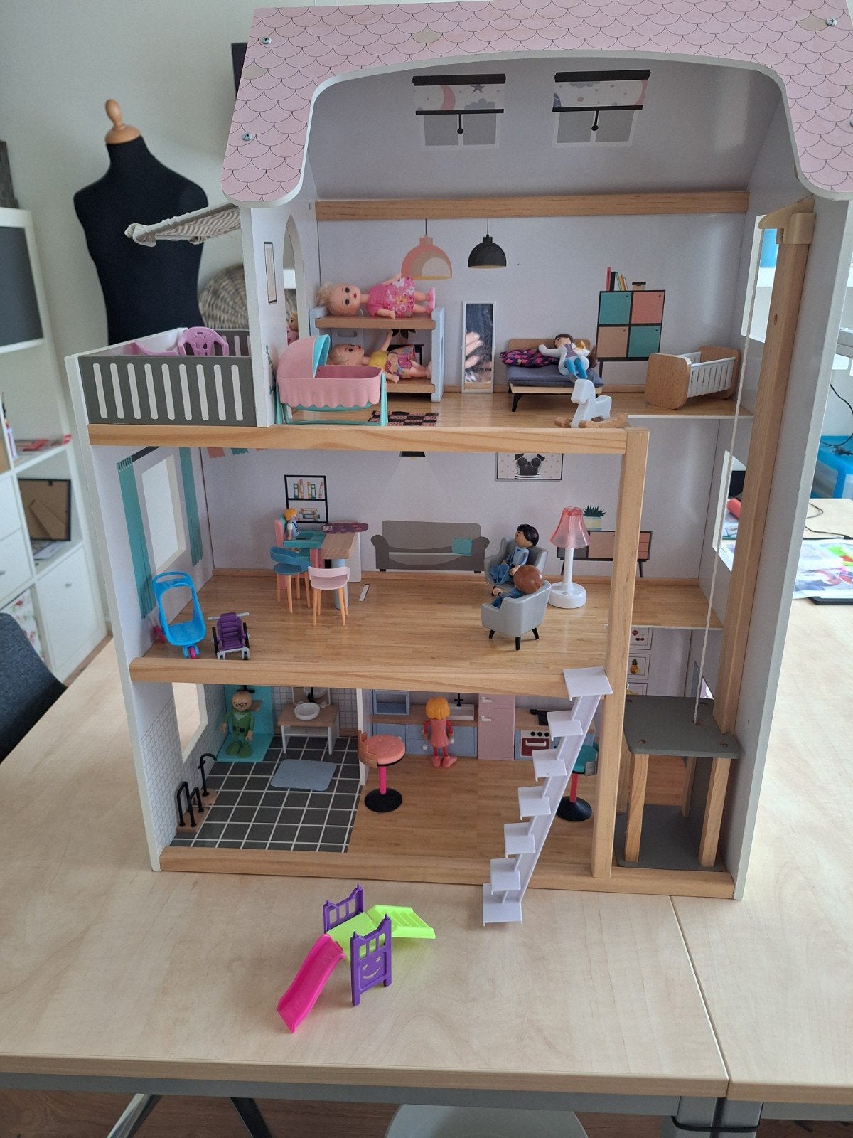 Mooi poppenhuis, Kinderen en Baby's, Speelgoed | Poppenhuizen, Ophalen, Zo goed als nieuw, Poppenhuis