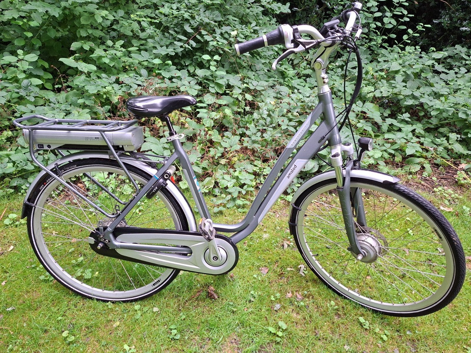 Elektrische fiets 28" Amslod Hamilton D53 ST-LINE, Vering, Zo goed als nieuw, Schijfrem, 53 tot 57 cm