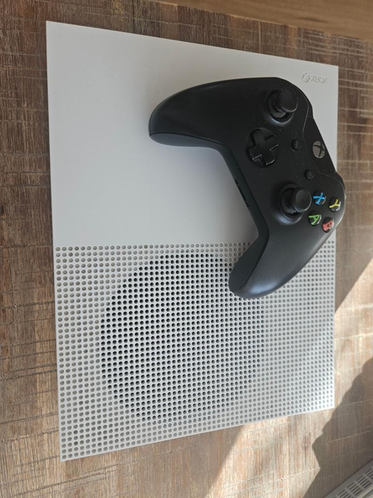 Xbox One S All-Digital met 1 controller en alle kabels, Spelcomputers en Games, Spelcomputers | Xbox One, Ophalen of Verzenden