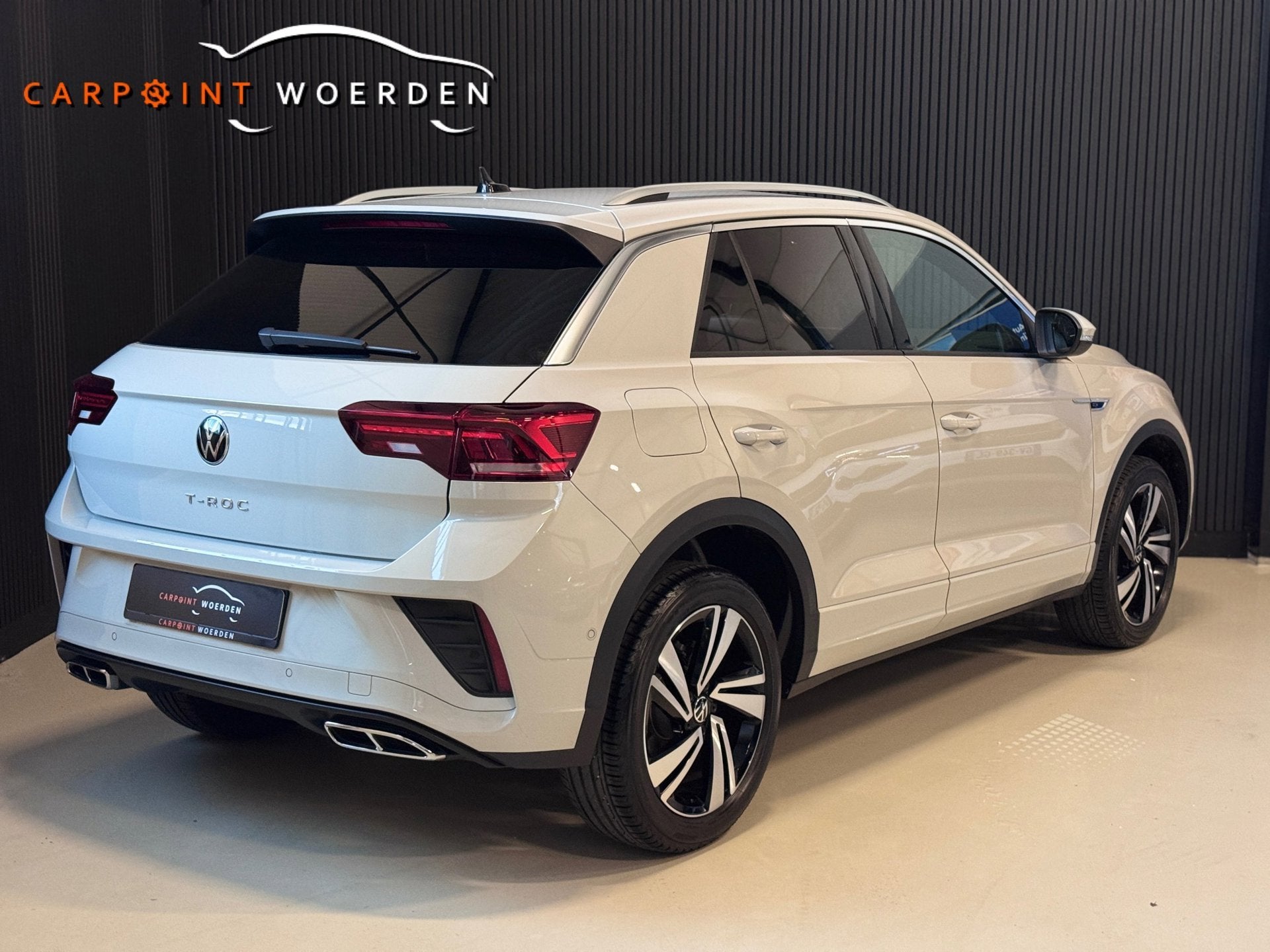 Volkswagen T-Roc 1.5 TSI R-Line DSG | IQ LIGHT | CAMERA | KE, Auto's, Dealer onderhouden, Zwart, 4 cilinders, 150 pk