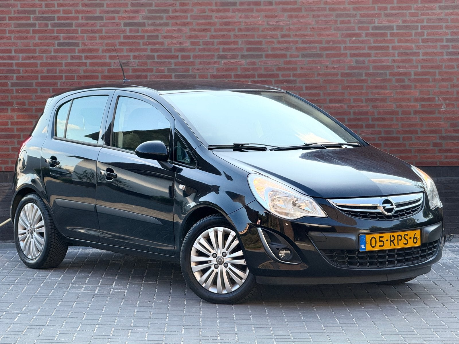 Opel Corsa 1.4 Edition 16V5DR Airco Cruise Nap Navi Trekhaak, Auto's, Voorwielaandrijving, 1398 cc, 4 cilinders, 100 pk