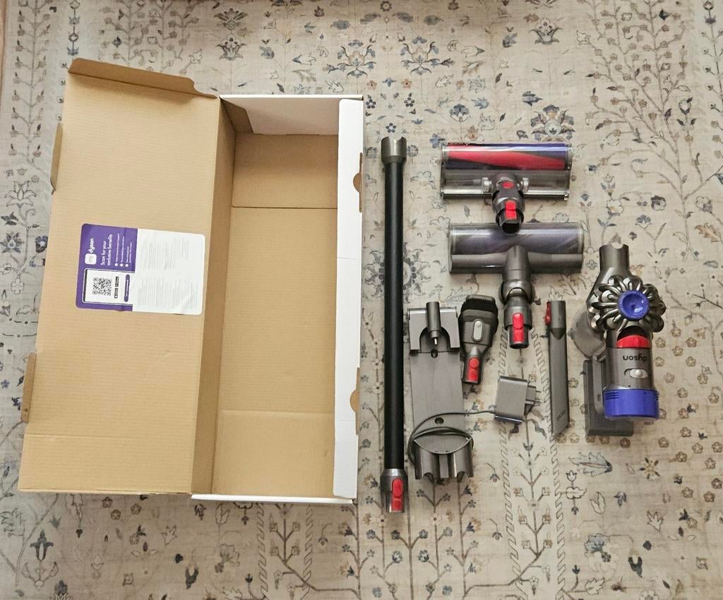 Dyson V7 Stofzuiger met diverse opzetstukken, Witgoed en Apparatuur, Stofzuigers, Ophalen, Gebruikt, Reservoir, Minder dan 1200 watt
