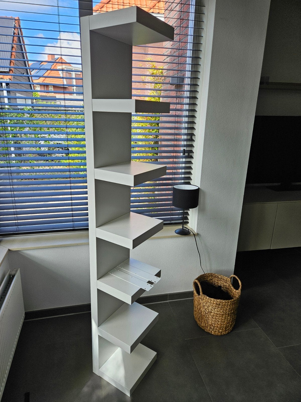 Hoge witte boekenkast  ikea wandrek lack, Ophalen, Minder dan 50 cm, Zo goed als nieuw, Minder dan 25 cm