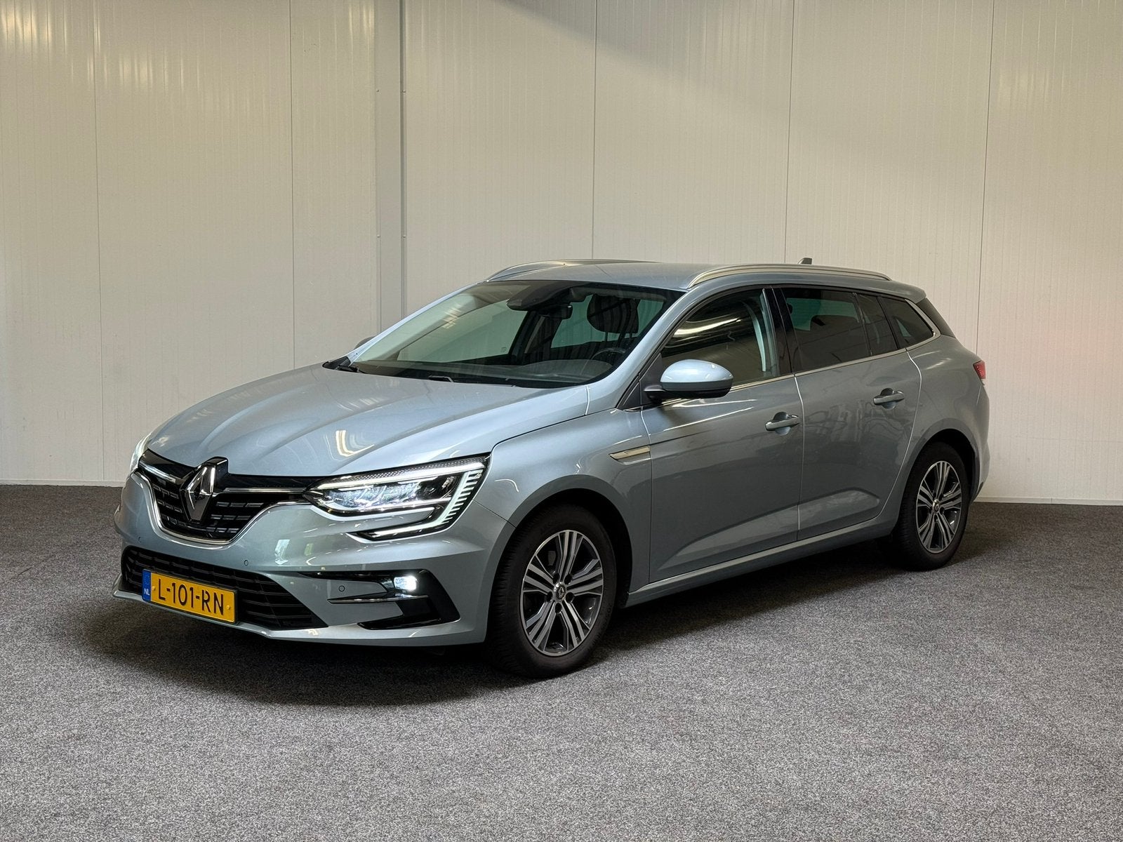 Renault Mégane estate 1.3 TCe 140pk 2021 automaat NAP auto, Auto's, Renault, Voorwielaandrijving, 4 cilinders, 1283 kg, Origineel Nederlands