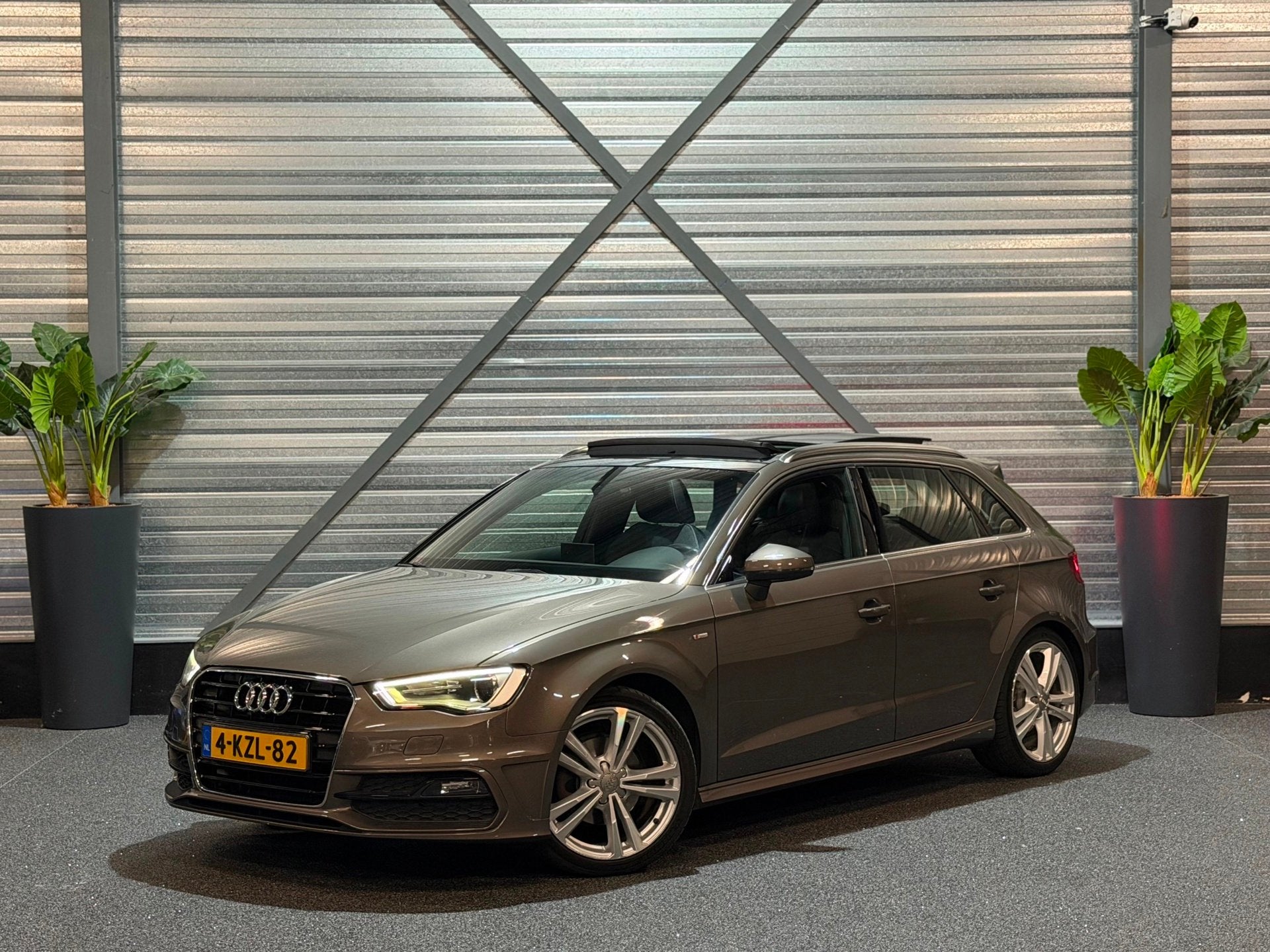 Audi A3 Sportback 1.4 TFSI 3x S-Line BI-XENON/NAVI/PANO/CRUI, Auto's, Voorwielaandrijving, Gebruikt, 4 cilinders, Leder en Stof