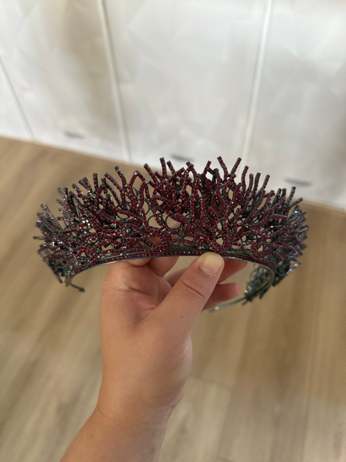 Kroon tiara, Ophalen of Verzenden, Zo goed als nieuw, Rood, Accessoires
