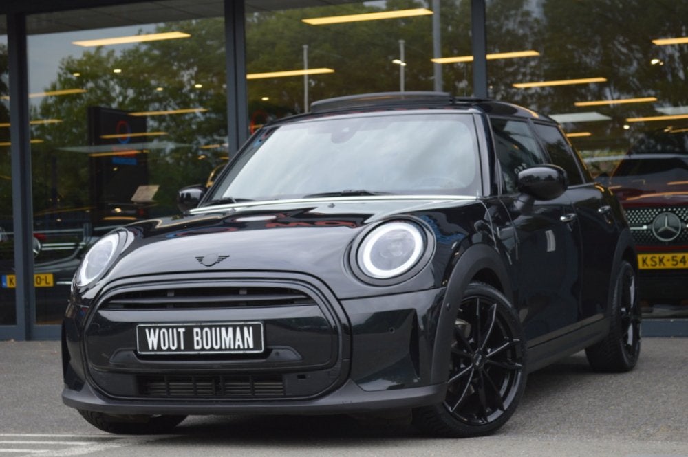 MINI 5-deurs 1.5 Cooper Aut. Led Leder Panorama Camera CarPl