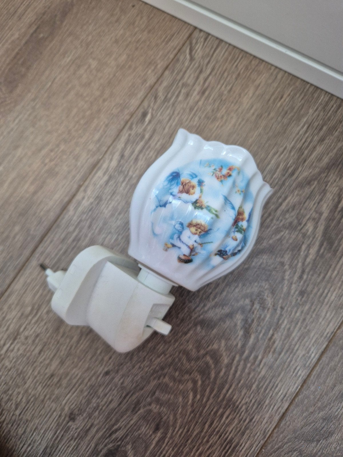 Stopcontact lampje met engelen, Ophalen of Verzenden, Zo goed als nieuw, Nachtlamp, Wit
