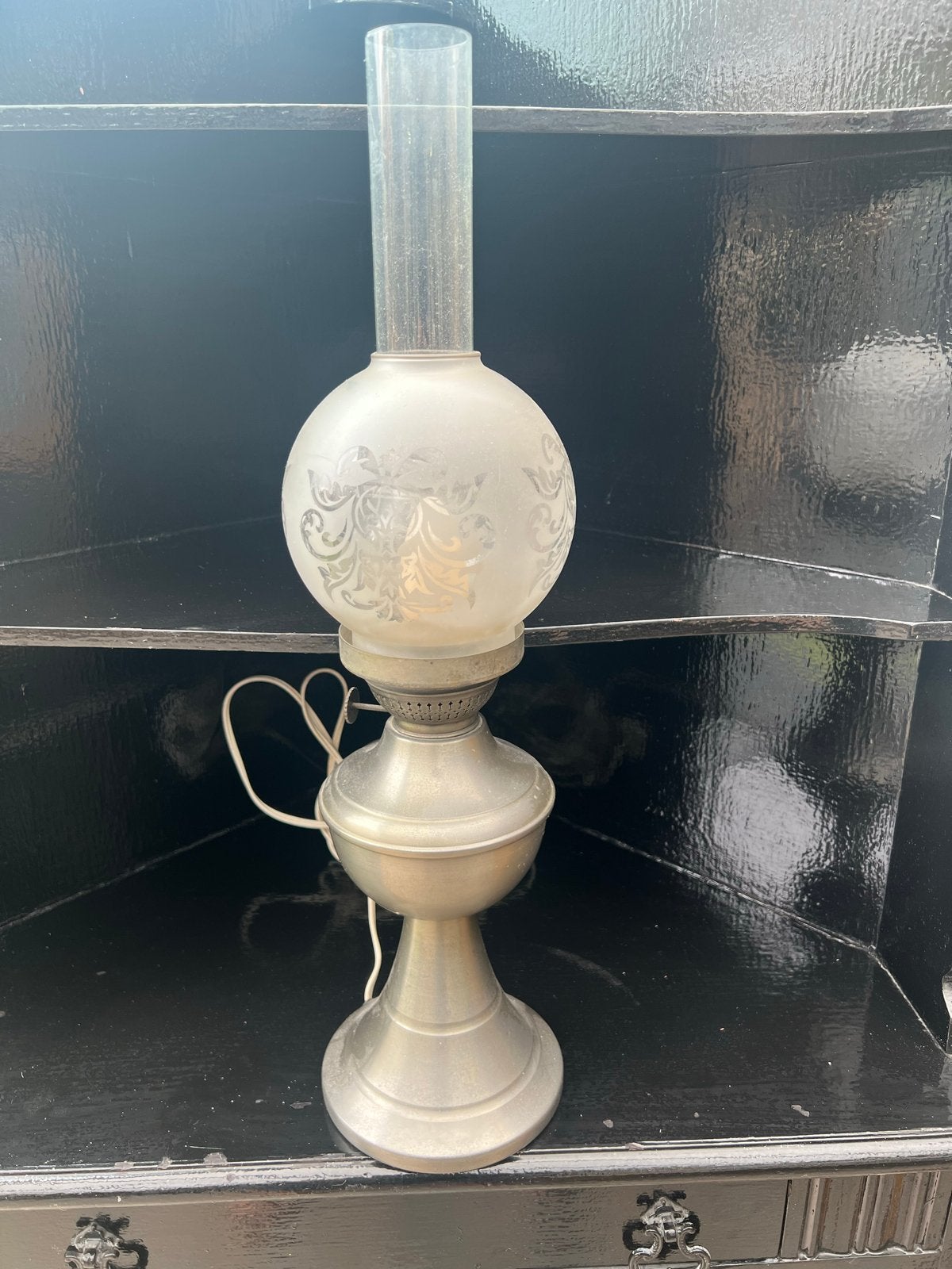 Elektrische olielamp met sierlijke glazen kap, Ophalen