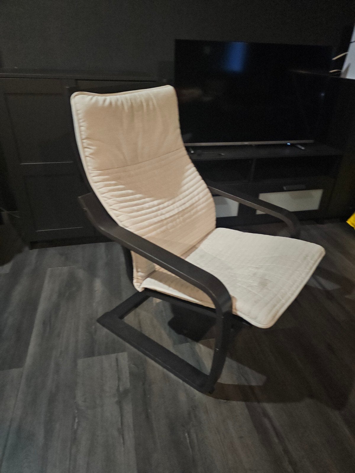 IKEA Poäng Schommelstoel met Crèmekleurig Kussen, Huis en Inrichting, Stoelen, Gebruikt, Overige kleuren, Modern, Scandinavisch
