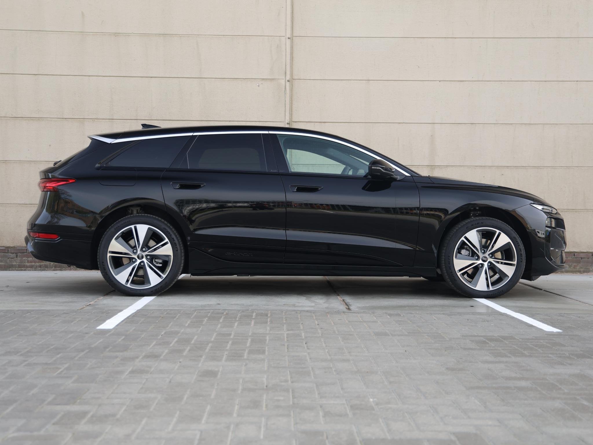 Audi A6 Avant Advanced edition e-tron 83 kWh | 286 PK | Tech, Auto's, Automaat, Achterwielaandrijving, Zwart, Automatische klimaatregeling