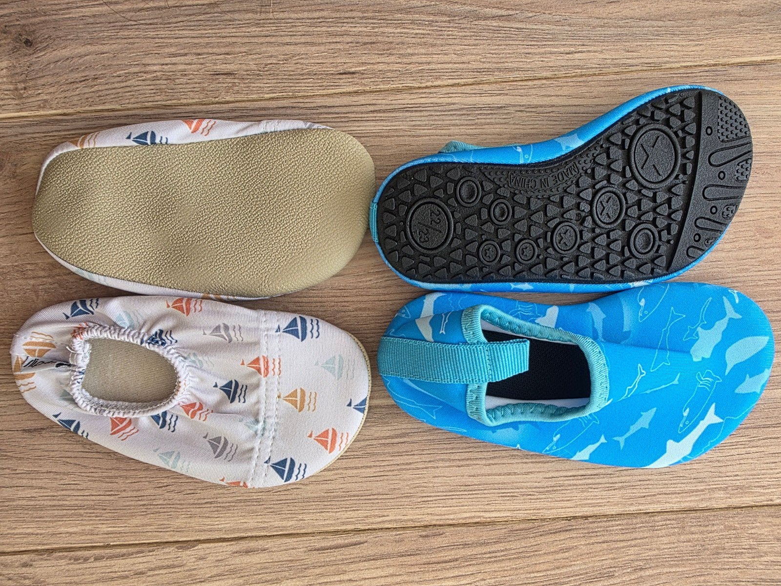 Nieuwe zwemschoentjes: blauw (mt 22/23) en wit (mt 21/22), Kinderen en Baby's, Babykleding | Baby-zwemkleding, Zwemschoenen, Jongetje of Meisje