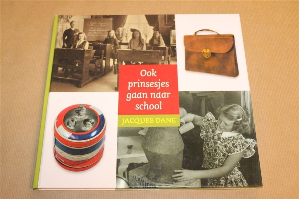 Ook Prinsesjes Gaan naar School — Koninklijk Onderwijs, Verzamelen, Gebruikt, -, Kaart, Foto of Prent, -