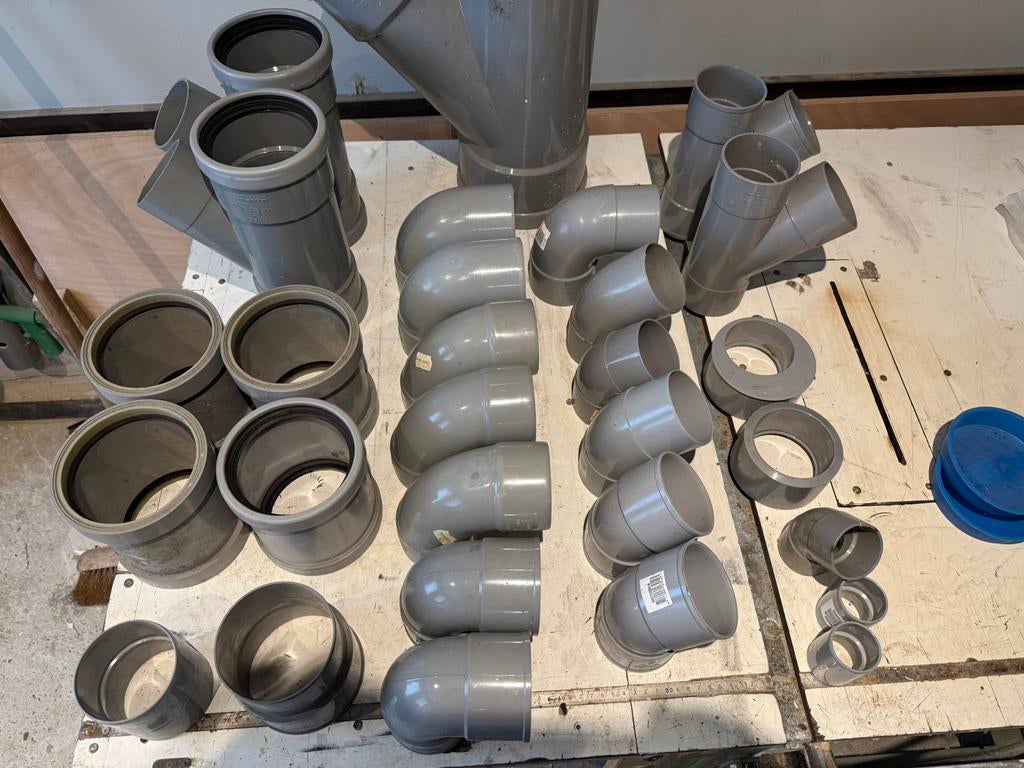 Pvc hulpstukken, Doe-het-zelf en Verbouw, Buizen en Afvoer, Bochten, Pvc, Ophalen of Verzenden, Zo goed als nieuw