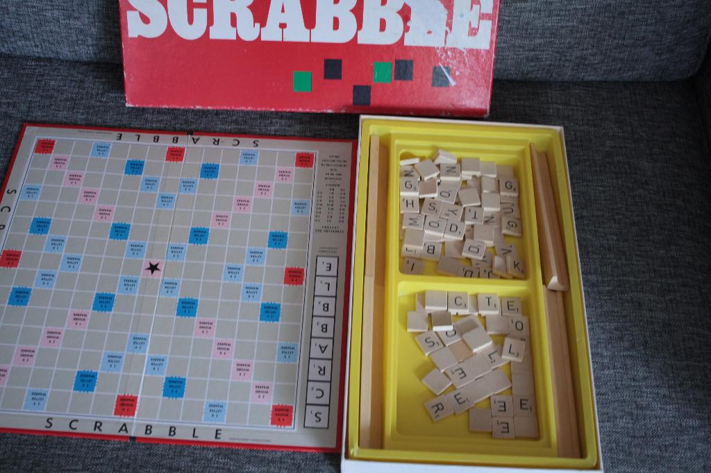 Scrabbel,rummikub,yathzee,mens erger je niet enz, Vijf spelers of meer, Ophalen, Gebruikt