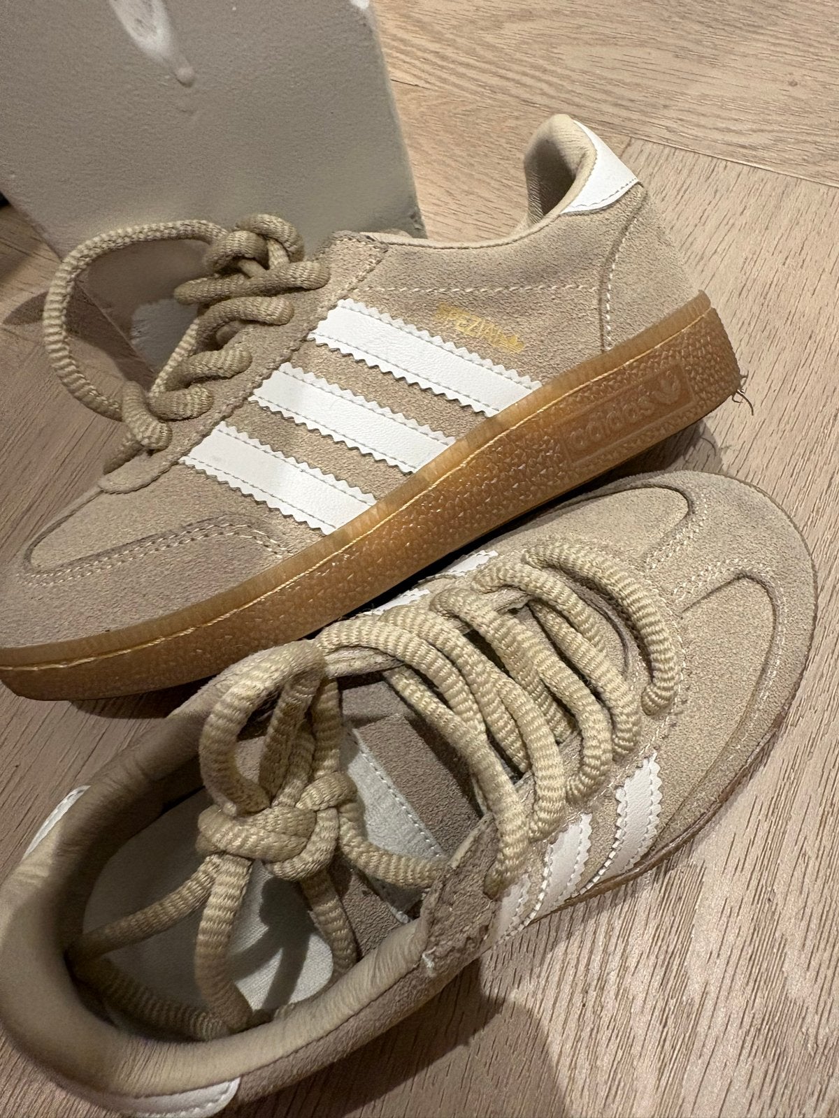 Adidas Gazelle sneakers voor kinderen - Beige, Ophalen of Verzenden, Gebruikt, Jongen of Meisje, Sportschoenen