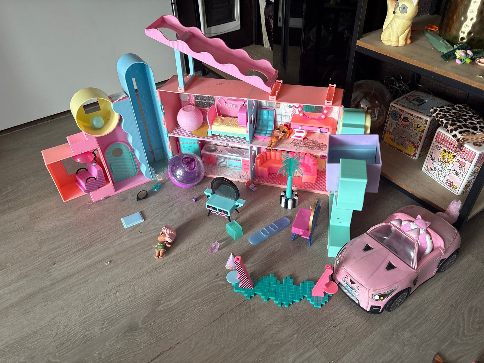 L.O.L. Surprise! Glamper 2-in-1 Poppenhuis met Auto, Ophalen, Zo goed als nieuw, Poppenhuis