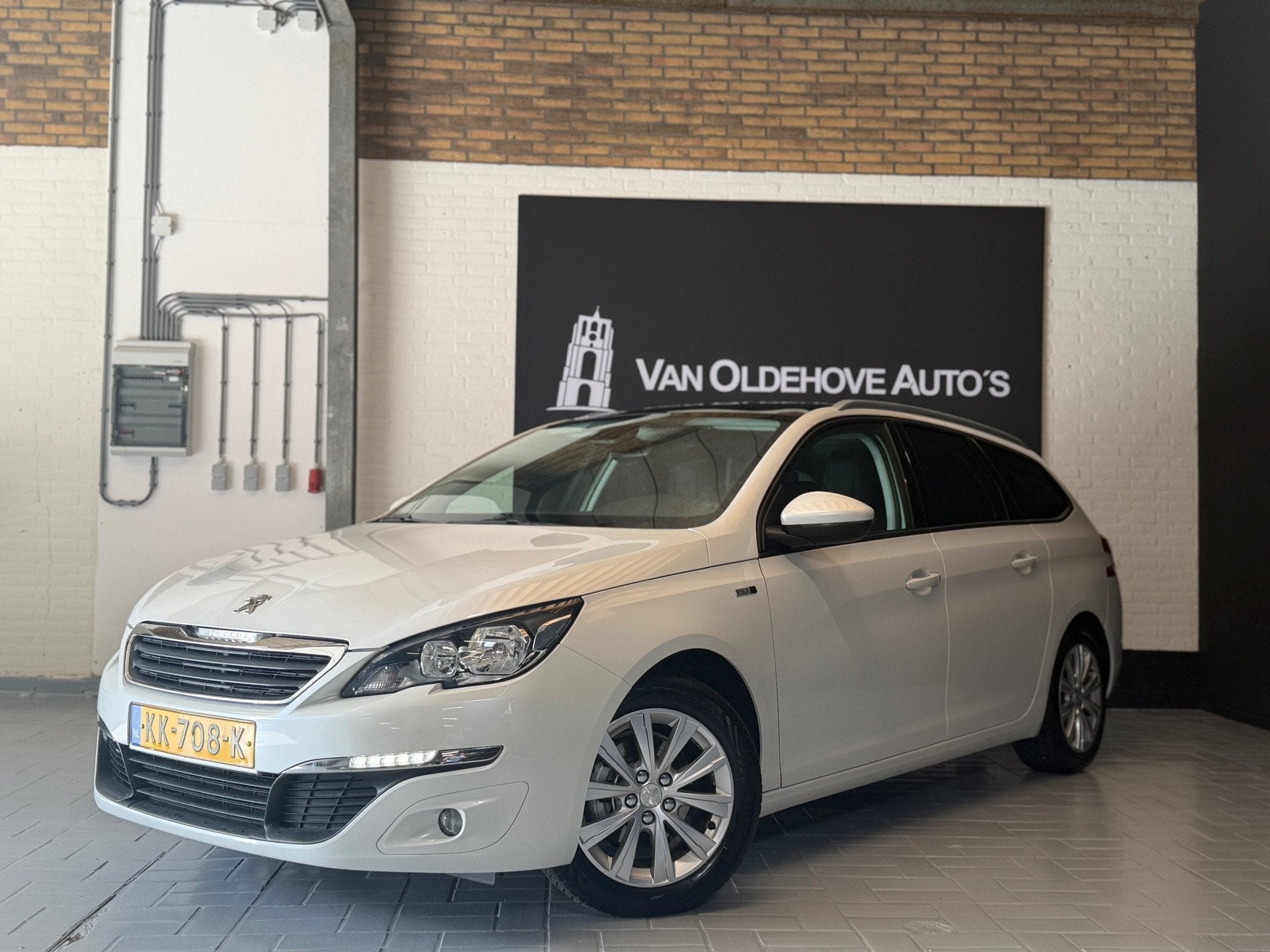 Peugeot 308 SW 1.2 PureTech Style Pano | Navi | Clima | Crui, Auto's, Peugeot, Voorwielaandrijving, Gebruikt, 1199 cc, 1165 kg