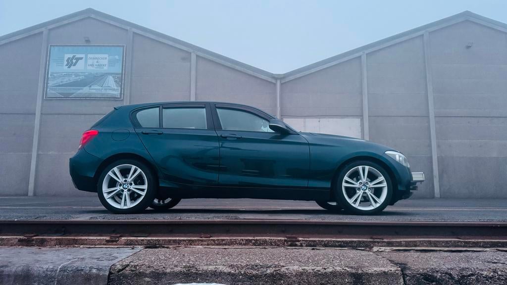 BMW 1-Serie F20 116I 210pk 5DR 2012 midnight blue, 1-Serie, Euro 5, Achterwielaandrijving, Zwart