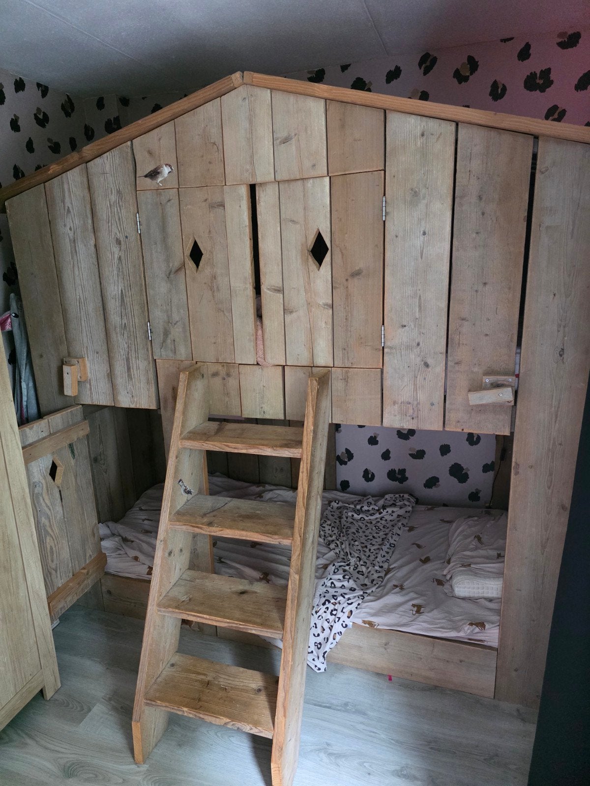 Mooi huisjes stapelbed., Kinderen en Baby's, Kinderkamer | Stapelbedden en Hoogslapers, Ophalen, Gebruikt, Stapelbed
