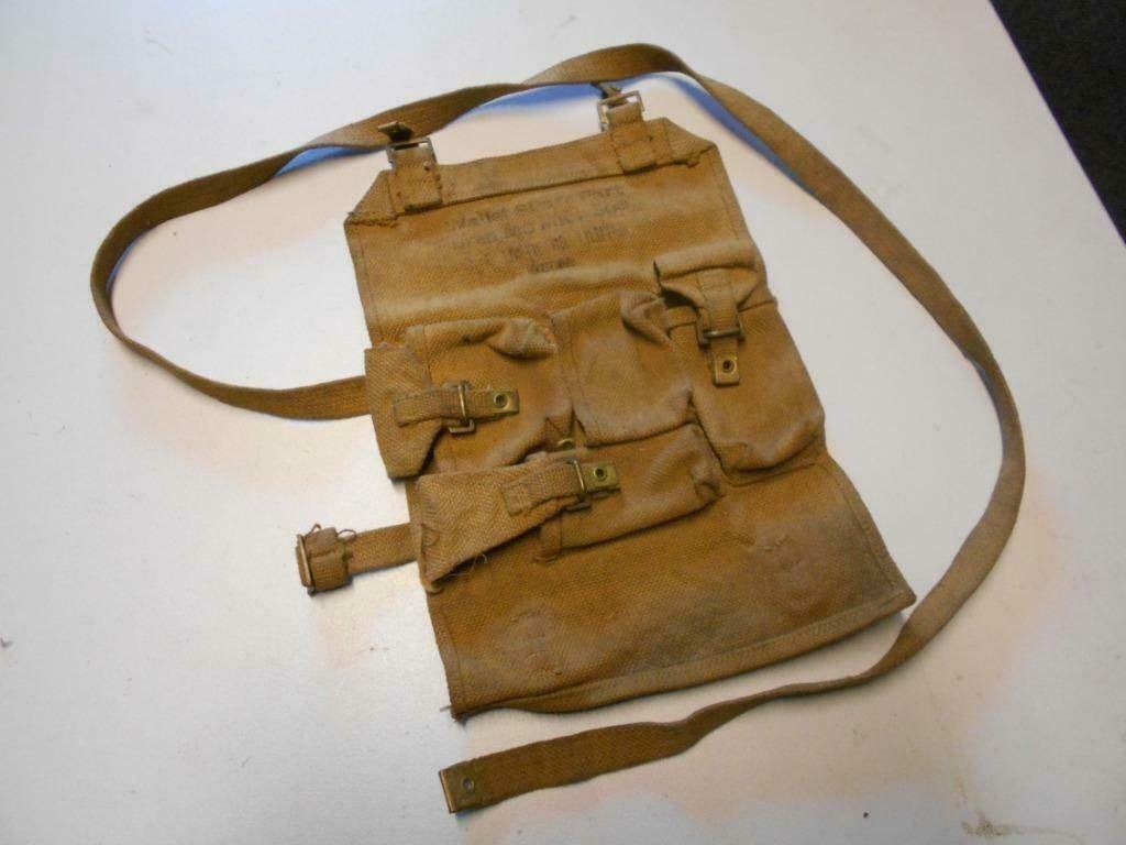 Toolrol Bren Brits leger Bren LMG toolrol spare part pouch, Ophalen of Verzenden, Landmacht, Engeland, Embleem of Badge