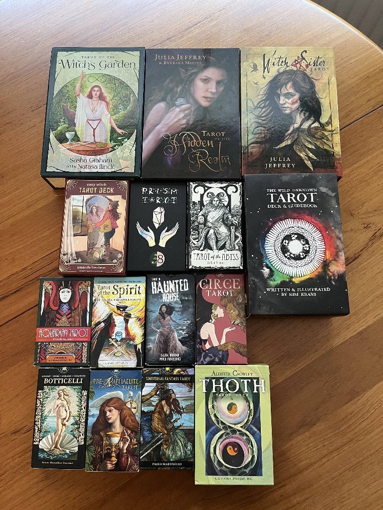 Verzameling tarot kaarten van diverse makers (15 decks) ZGAN, Ophalen, Zo goed als nieuw, Spiritualiteit algemeen, Overige typen