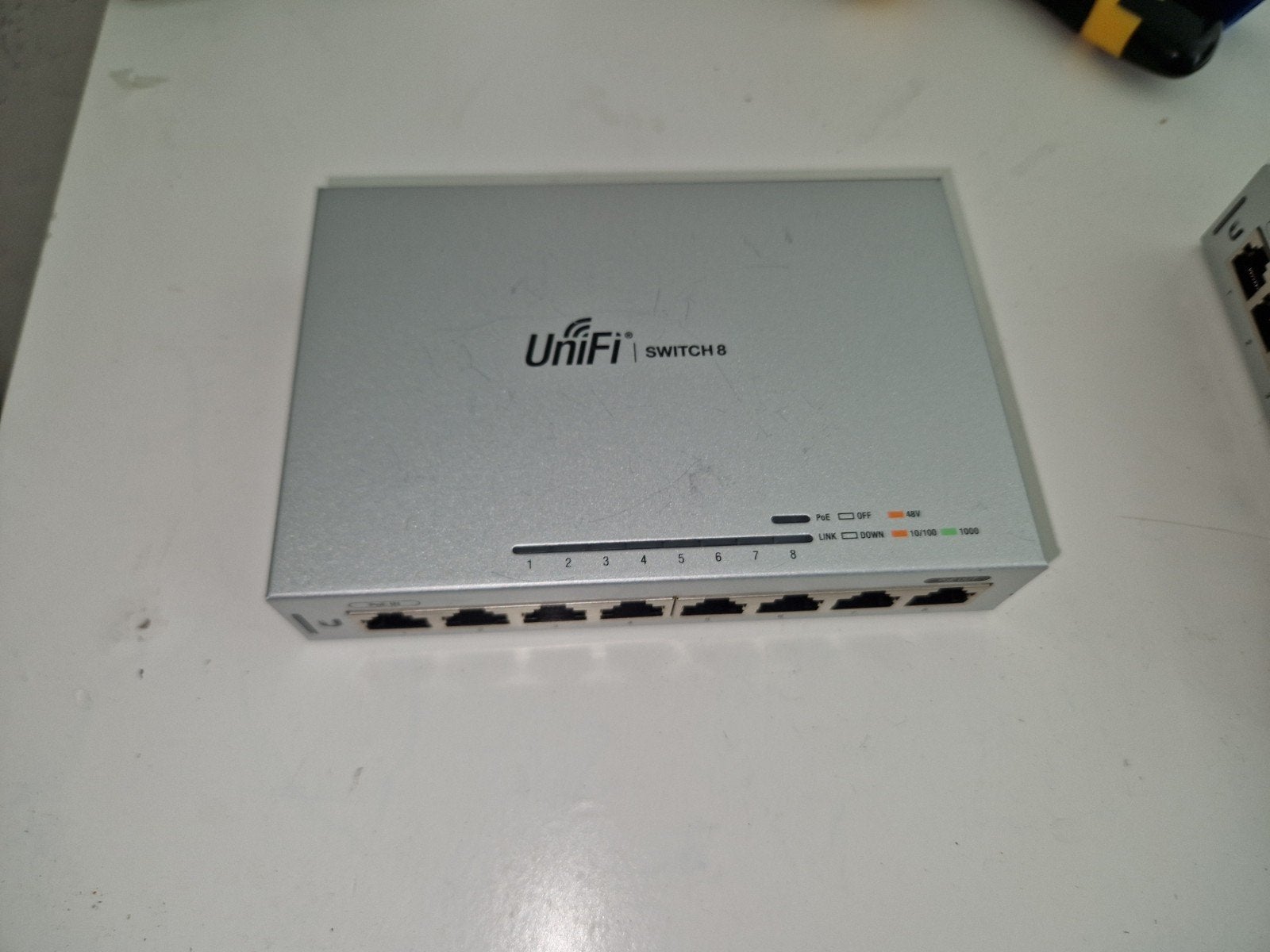 Ubiquiti UniFi Switch 8 passthrough PoE out, Computers en Software, Netwerk switches, Verzenden