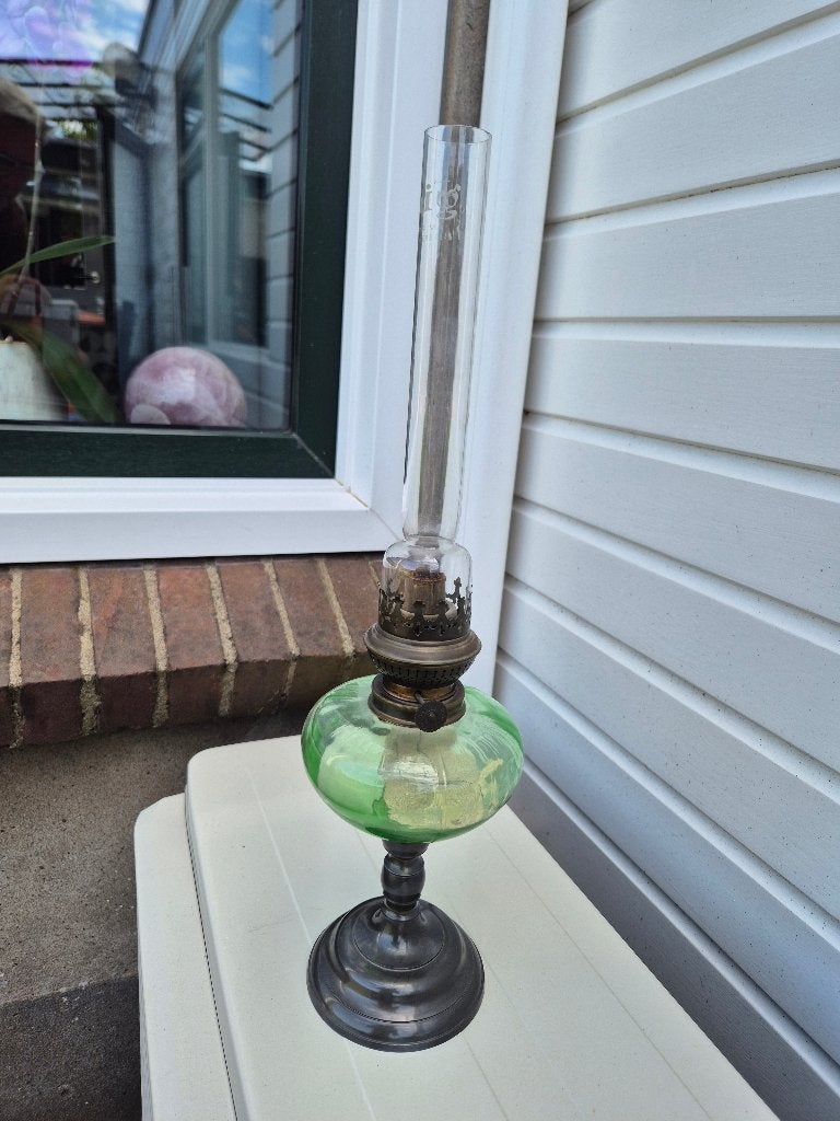 Prachtige antieke olielamp met opvallend Anna groene glas., Ophalen of Verzenden