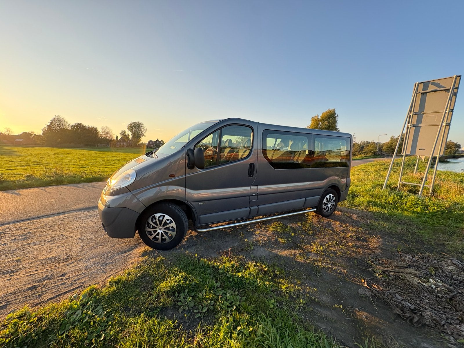 Opel Vivaro 2.0 Cdti Combi 66KW L2h1 2014 Grijs, Auto's, Voorwielaandrijving, 8 stoelen, 2000 kg, Grijs