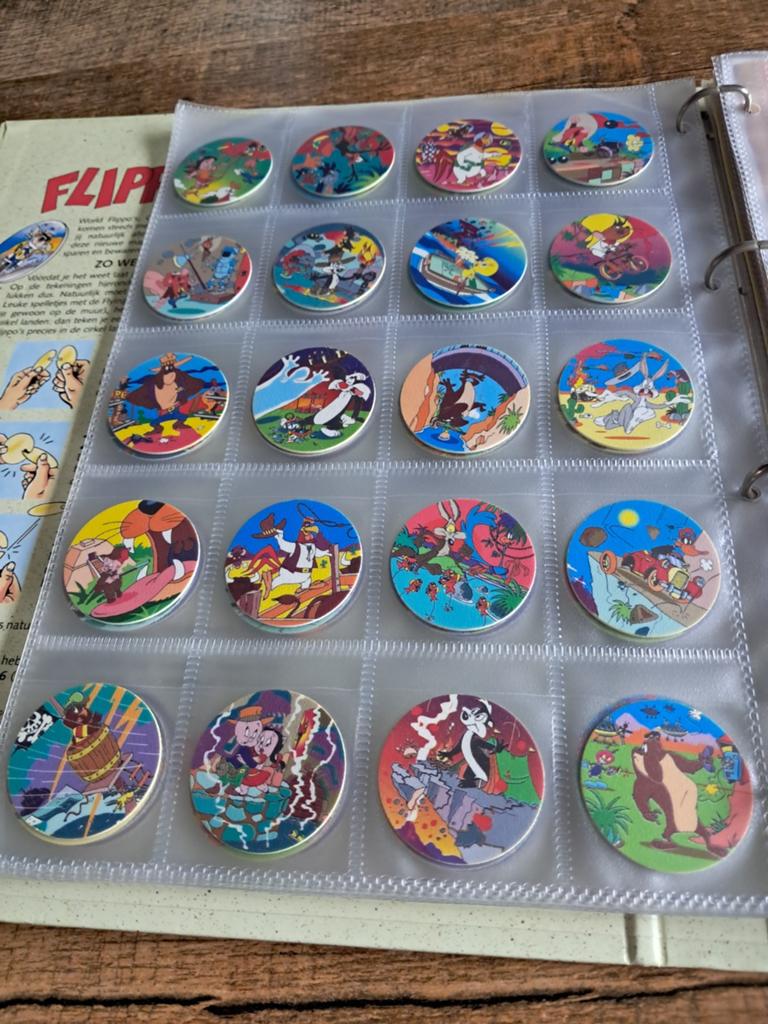 Veel flippos in een map, Verzamelen, Flippo's, Ophalen of Verzenden, Losse flippo's