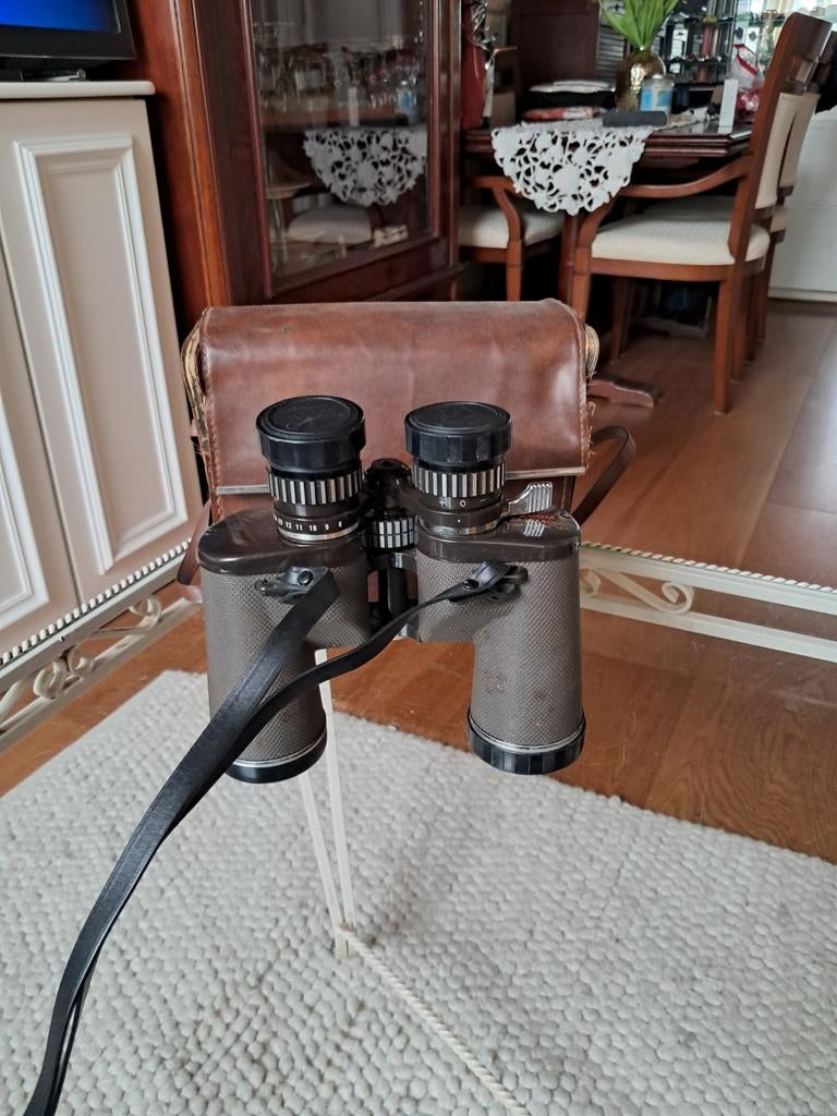 Verrekijker - Gebruikt, mist 1 beschermkapje, Gebruikt, 8 tot 12x, Met hoes of tas, Porro (met knik)