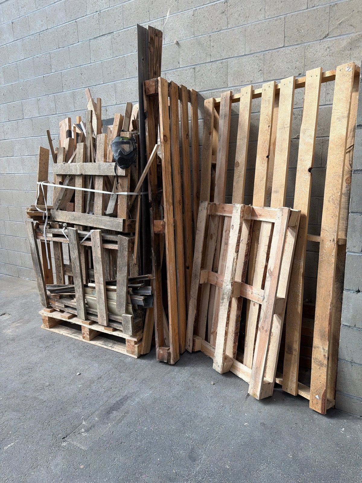 Gratis brandhout van pallets en resthout, Minder dan 3 m³, Ophalen, Overige houtsoorten, Blokken