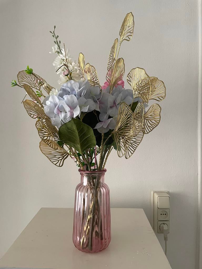 Decoratieve Roze Vaas met Kunstbloemen, Overige kleuren, 50 tot 75 cm, Ophalen of Verzenden, Glas