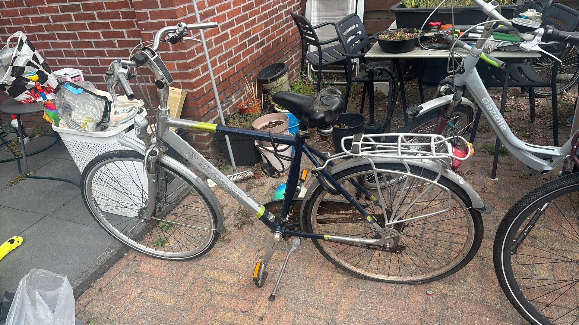Fiets met lekke achterband, Fietsen en Brommers, Fietsen | Driewielfietsen, Ophalen, Gebruikt