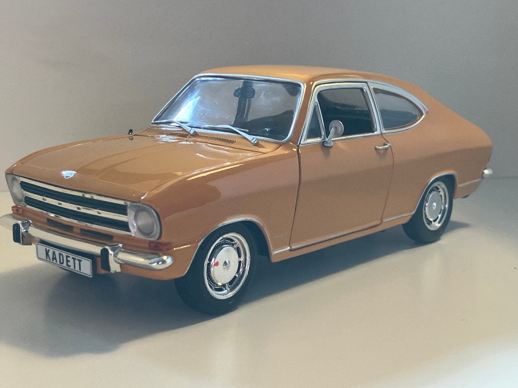 Opel Kadett B LS Coupe  1969 orange  1/18 Revell, Hobby en Vrije tijd, Modelauto's | 1:18, Ophalen of Verzenden, Nieuw, Auto, Revell