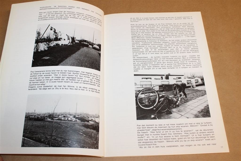 Wij Woane op ut Water — Woonschepen Sneek Verhalen/Fotoboek, Boeken, Ophalen of Verzenden, Gelezen