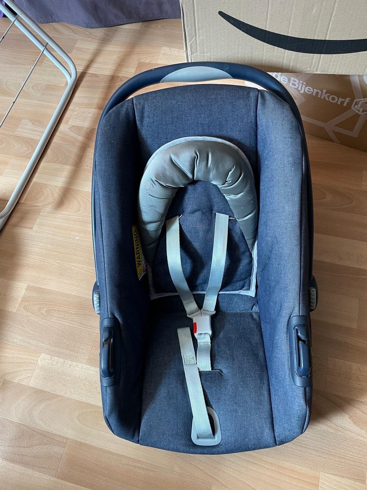 Easybob baby autostoel - GRATIS, Autogordel, Zo goed als nieuw, 0 t/m 13 kg, Ophalen