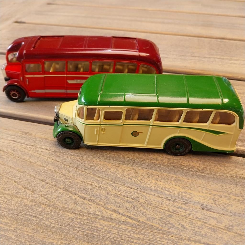 Corgi 2x coach bus bedford, duple coach, Ophalen of Verzenden, Zo goed als nieuw, Bus of Vrachtwagen, Corgi